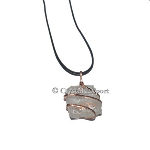 Colgantes de envoltura de alambre con forma de cubo de cuarzo de cristal Colgante de piedra de envoltura de alambre Comprar ahora - Product Image 1