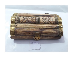 กล่องเก็บของเครื่องประดับแกะสลักหน้าอกทำด้วยมือทองเหลืองและกระดูกสำหรับผู้หญิงเด็กผู้หญิง - Product Image 1