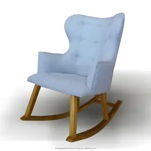 客厅的斯堪的纳维亚摇椅家具