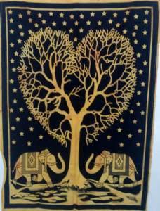 Tapiz de pared, póster pequeño, decoración del hogar de algodón, cubierta de mesa con estampado de animales, árbol de corazón de elefante hecho a mano por consignadores indios - Product Image 3