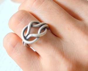 Anillos de Compromiso Clásicos de Acero Inoxidable para Hombre, Talla Grande, con Filigrana de Alambre, Nudos en Forma de Corazón, Chapados en Oro Rosa con Circonita - Product Image 3