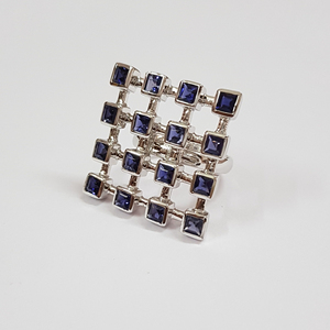 Bague de fiançailles et d'anniversaire élégante en argent sterling 925 avec iolite, sertie en grappe carrée tendance, plaquée rhodium - Product Image 1