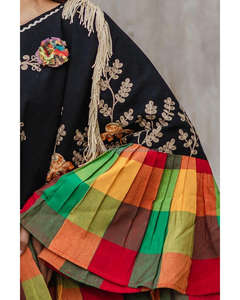 เสื้อปอนโชวงกลมสีกากีธรรมชาติธรรมชาติแบบ100% สีดำปักด้วยผ้าจีบคลุมขอบเสื้อตกแต่งด้วยผ้าลูกไม้คอฟริลหลากสี - Product Image 2