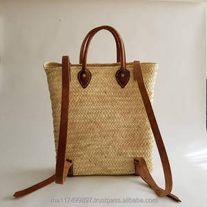 Mochila de Paja Marroquí de Moda Hecha a Mano con Asas de Cuero, Bolso de Hombro Unisex Hecho en Marruecos - Product Image 2