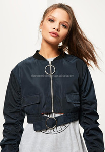 Venta al por mayor de chaqueta de bombardero de satén azul marino para las señoras transpirable chica diseño cremallera flores decoración nylon forro producto terminado - Product Image 2