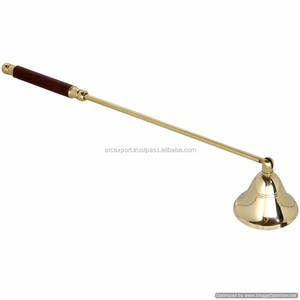 Extincteur à bougie en laiton avec manche en bois, luxe, vente en gros, meilleure qualité, décoration, extincteur à bougie standard, fournitures en provenance d'Inde - Product Image 1