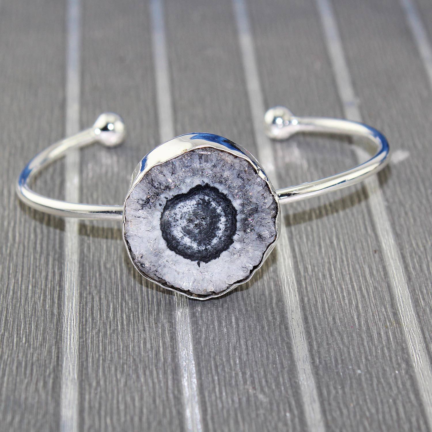 สีดำอ่อน