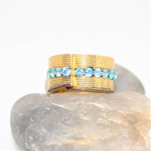 Nuevo Anillo de Eternidad con Topacio Azul Clásico en Plata de Ley 925 de la Colección Infinity, Chapado en Oro de 18k - Product Image 4