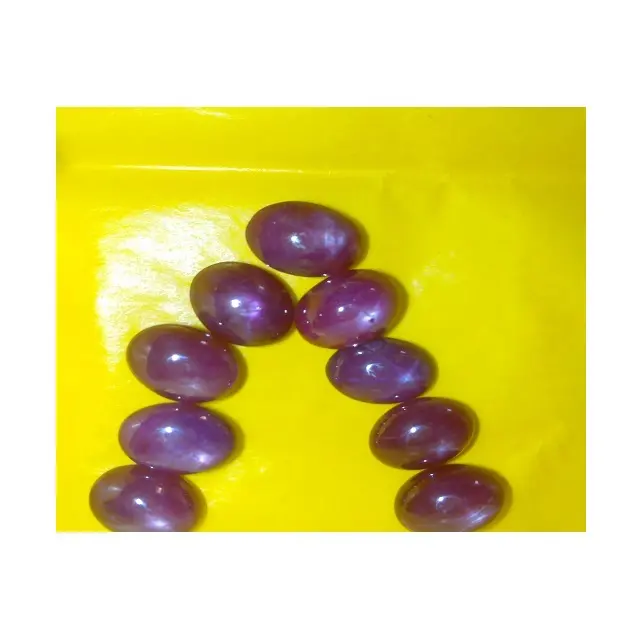 Gioielli gemme sciolte con gemme di rubino a stella sintetica Cabochon a fondo piatto ovale in vendita