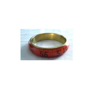 Bracelet en résine rouge avec motifs de ruban à mesurer, bracelets en résine élégants, bijoux modernes pour femmes et filles - Product Image 6