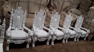 Silla de trono de cuero antiguo clásico francés rey cabeza de león tallado europeo mechón de madera para niños hogar sala de estar apartamento - Product Image 3