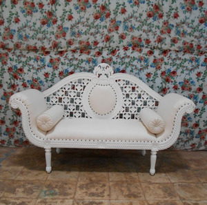 Muebles de Indonesia - Sofá Blanco Tallado para Muebles de Boda - Product Image 2