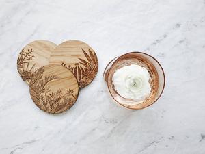 Posavasos de Madera Tallada de Estilo Europeo de la Mejor Calidad de 2018, con Grabado Láser, Ecológicos, con Diseño de Flores, para Uso en Mesa del Hogar - Product Image 3