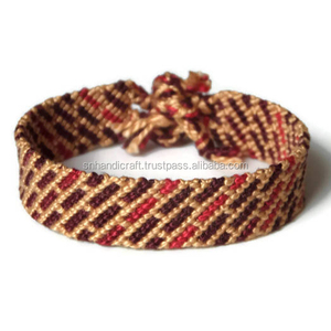 Pulsera de amistad unisex hecha de hilos de algodón, brazalete de macramé tejido a mano, pulsera de cuerda colorida. - Product Image 1