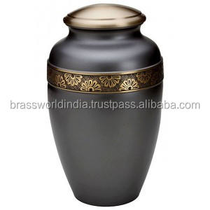 Fournitures de crémation en laiton d'urne en métal de style américain de Brassworld India pour une utilisation funéraire adulte - Product Image 4