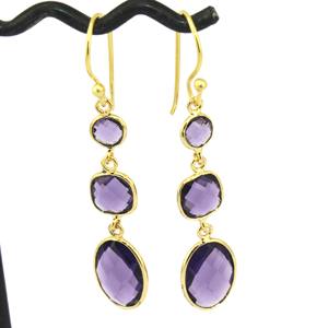 Pendiente de gota de cuarzo y amatista púrpura, Pendientes chapados en oro y latón, ajuste de bisel, gota colgante, joyería hecha a mano - Product Image 1