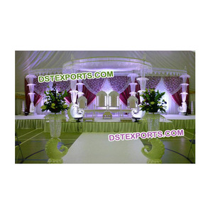 Mandap de cristal para boda, Base de pavo real de fibra, diseño único, Mandap de cristal para boda - Product Image 1