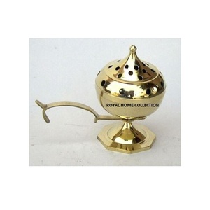 เตาธูปทองเหลืองในสไตล์อาหรับ - Product Image 1