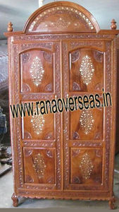 Armoire en bois avec incrustations en laiton, fabrication artisanale, vente en gros, pour salons, chambres à coucher et hôtels - Product Image 2