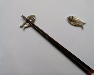 ที่วางตะเกียบเปลือกหอยมุกรูปปลาเวียดนาม - Product Image 1