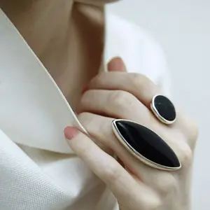 काले गोमेद जटित आकार रत्न बयान डिजाइन महिलाओं लड़कियों की अंगूठी गहने