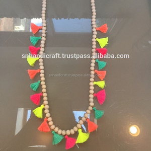 Collar de Cuentas Largas con Borlas de Neón Multicolor, Hecho a Mano, para una Mayor Felicidad - Product Image 1