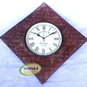 นาฬิกาแขวนผนังไม้โบราณ INAM HANDICRAFTS รูปทรงสี่เหลี่ยมแกะสลัก งานแฮนด์เมด ตกแต่งบ้าน - Product Image 1