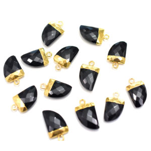 <b>Black</b> <b>Onyx</b> 13 to 15 MM Faceted Brass Pendant Horn Shape Gold Plated with Bail For Jewellery Making - Product Image 1