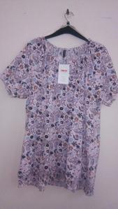 Ropa de Marca Excedente de Producción, Camiseta de Cuello Redondo para Mujer, Manga Corta, Pliegues Delanteros, Tejido de Punto, Informal, Estampado Floral de Verano, Transpirable y de Secado Rápido - Product Image 3