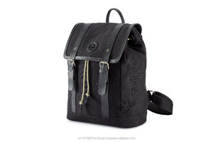 กระเป๋าเป้หนังและผ้าใบเคลือบขี้ผึ้งสไตล์โบฮีเมียนสำหรับผู้หญิงพร้อมกรอบภายนอกที่ป้องกันการโจรกรรมและการปิดสาย - Product Image 4