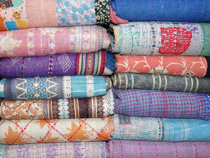 Couverture Kantha vintage en coton blanc patchwork lourd de 5 à 7 couches - Product Image 2