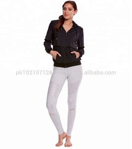 Mallas de yoga para mujer, pantalones de cintura alta hasta la rodilla con diseños personalizados de malla transparente, sólidos para pantalones antibacterianos de secado rápido - Product Image 1