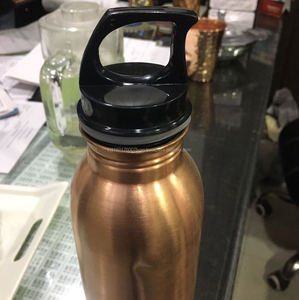 Bouteille d'eau en cuivre pur 1000ml, avec fermeture à boucle en plastique, pureté 100%, faite à la main, sans Joint et anti-fuite - Product Image 1