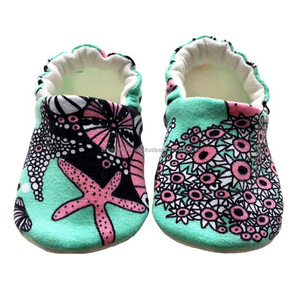 Personnalisé Petit QUANTITÉ MINIMALE DE COMMANDE Échantillon Gratuit Doux Organique Bébé Chaussons-Polaire Bébé Chaussons En Coton Bio Bébé Chaussons Fournisseur - Product Image 1