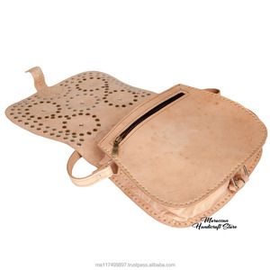 Sac à bandoulière de voyage pour femme en cuir véritable de style marocain avec pierres, sac à bandoulière fait à la main - Product Image 2