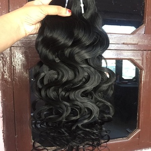 Vente en gros 100% vierge indienne Remy cheveux armure ondulés et crépus droit avant de lacet Double trame faisceaux bruts non traités donneur unique - Product Image 4