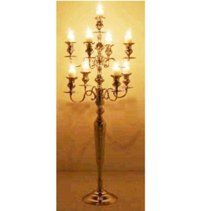 Candlabra en métal sur pied pour décoration de mariage Canadecabra argenté à 9 lumières - Product Image 1