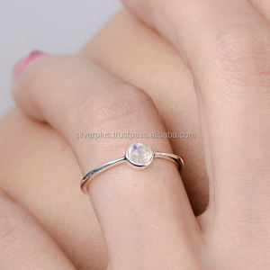 ทองคําเหลือง 14k พลอยมูนสโตนธรรมชาติ พลอยโซลิแทร์ แหวนหมั้น ผู้ผลิตเครื่องประดับแฮนด์เมด - Product Image 2