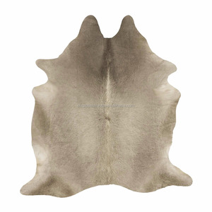 Tapis en cuir de vache champagne foncé - Product Image 1