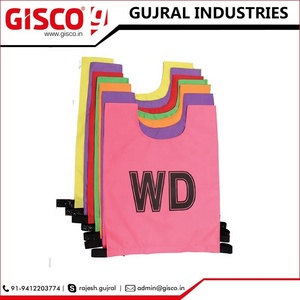 Fabricant indien de vêtements de sport de football bavoirs et gilet d'entraînement de football tissu en maille imprimé unisexe adulte marque personnalisée - Product Image 5