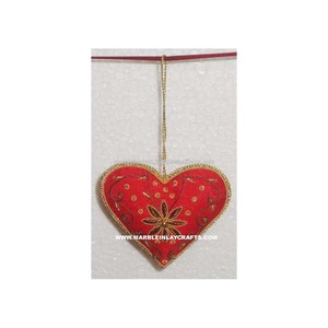 Ornement de Noël en forme de cœur à suspendre, fabriqué en tissu de haute qualité - Product Image 1