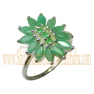 แหวนแต่งงานเงินสเตอร์ลิงทำด้วยมือแหวนพลอยมรกตสำหรับสุภาพสตรีดีไซน์วินเทจ925 - Product Image 2