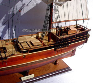 Lady Washington Modèle de bateau en bois artisanal Cadeau de fantaisie pour adultes et enfants - Product Image 3