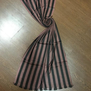 ผ้าพันคอถักเส้นใยวิสคอสยาวหรูหราสไตล์เรียบง่ายสวยงามสำหรับฤดูใบไม้ร่วงและฤดูหนาว - Product Image 1