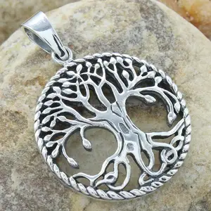 Pendentif en argent sterling 925, finition oxydée, design arbre, argent uni - Product Image 1