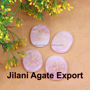 เข็มทิศเรกิลายนอร์สโบราณ4ชิ้นเข็มทิศเรกิพลอยโรสควอตซ์หินปาล์มแบบแบนหินฮวงจุ้ยสไตล์อาเกตแกะสลัก - Product Image 2