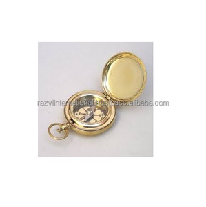 Brújula náutica decorativa de latón con pulsador - Product Image 1