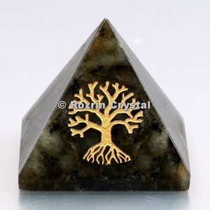 Pyramide de guérison arbre de vie | Pyramide des chakras - Product Image 1