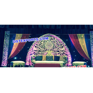 Escenario Profesional Moderno para Bodas Indias Reales con Decoraciones de Pilar Romano Dorado para Recepción, Decoración para Eventos en Australia - Product Image 1