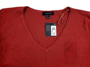 เสื้อสเวตเตอร์ไหมพรมถักแขนยาวคอวีสไตล์คลาสสิกของบังกลาเทศสำหรับผู้หญิง เนื้อผ้านุ่มใส่สบาย เหมาะสำหรับฤดูหนาว มีแบรนด์เนม สำหรับใส่ทำงาน - Product Image 3